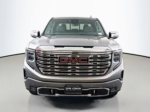 Used 2023 GMC Sierra 1500 Denali w/ Technology Package AWD/4WD image 2