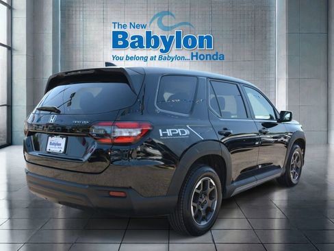 Used 2023 Honda Pilot LX image 4