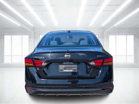 Used 2024 Nissan Altima 2.5 SV image 4