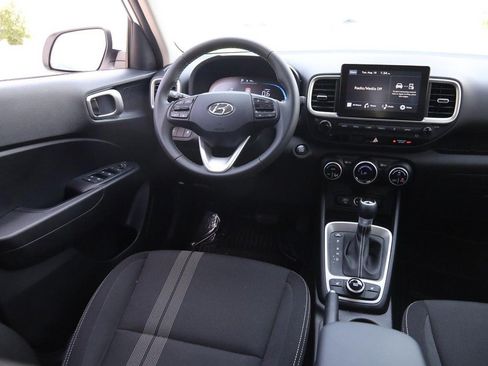 Used 2026 Hyundai Venue SEL FWD image 24