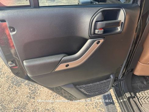 Used 2016 Jeep Wrangler Unlimited Sahara AWD/4WD image 31