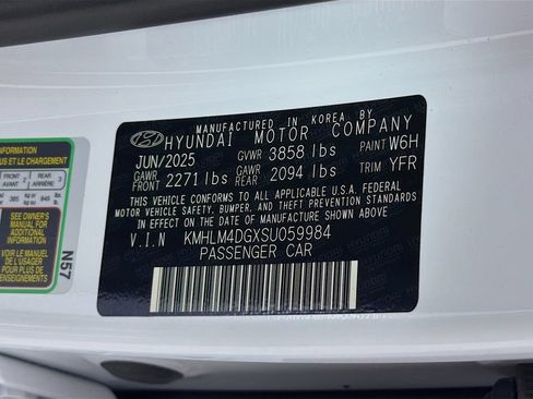 Used 2025 Hyundai Elantra Sport FWD image 33