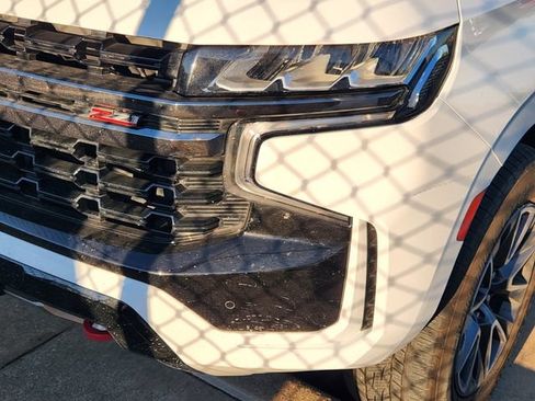 Used 2022 Chevrolet Suburban Z71 w/ Luxury Package AWD/4WD image 8