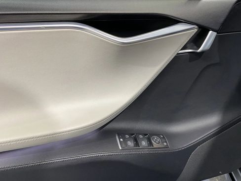 Used 2013 Tesla Model S Performance image 10