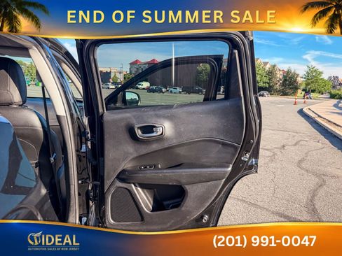Used 2018 Jeep Compass Latitude w/ Popular Equipment Group AWD/4WD image 13