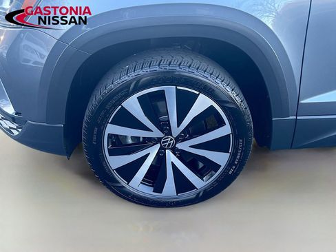 Used 2024 Volkswagen Taos SE image 39