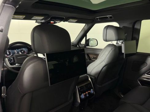 New 2025 Land Rover Range Rover Long Wheelbase SE image 27