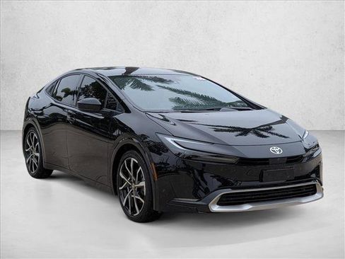 Used 2026 Toyota Prius Plug-In Hybrid FWD image 3
