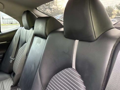 Used 2020 Toyota Camry SE FWD image 14