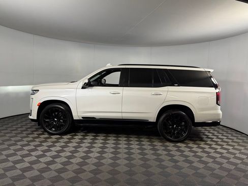 Used 2021 Cadillac Escalade Sport w/ LPO, ONYX Package image 9