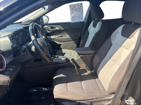 Certified 2024 Chevrolet Trax RS w/ Driver Confidence Package FWD image 10