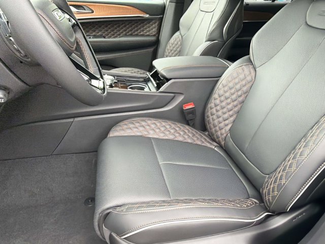 New 2026 Jeep Grand Cherokee Summit w/ Obsidian Package AWD/4WD image 24