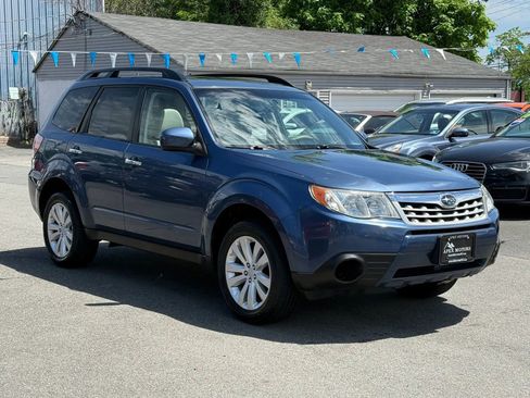 Used 2013 Subaru Forester 2.5X Premium AWD/4WD image 2