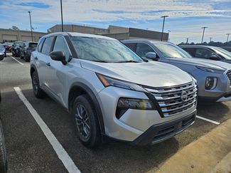 Used 2024 Nissan Rogue S video 1