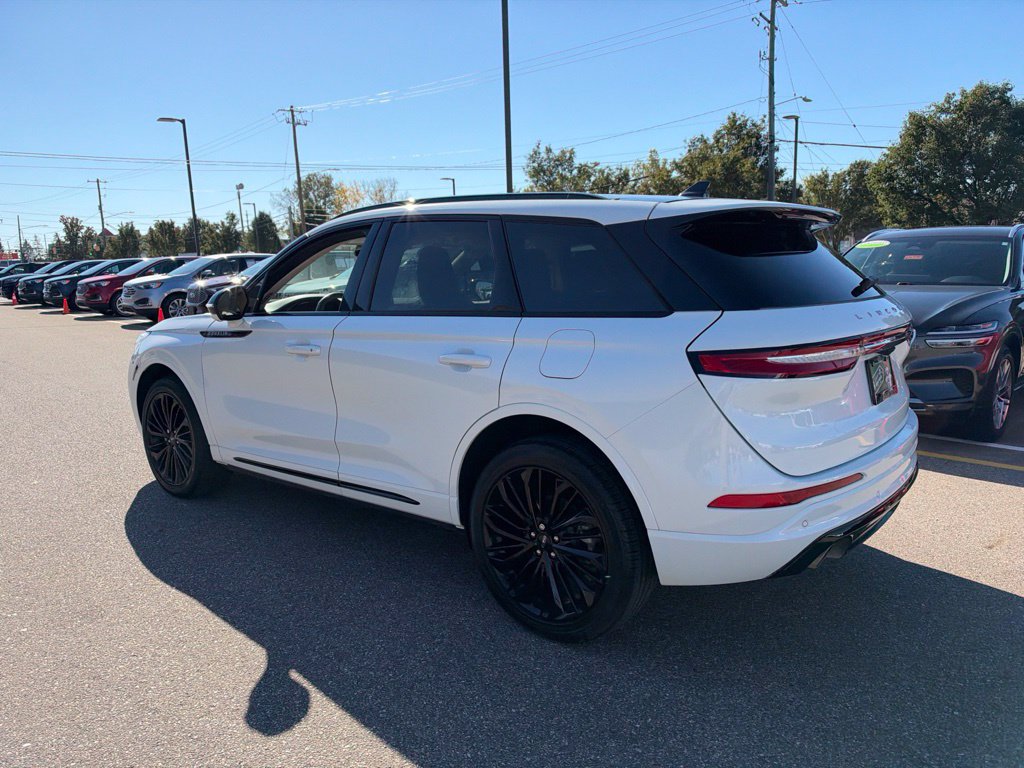 Used 2023 Lincoln Corsair Reserve w/ Equipment Group 201A AWD/4WD image 3