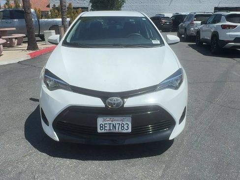 Used 2018 Toyota Corolla LE w/ Carpet Mat Package (TMS) FWD image 9