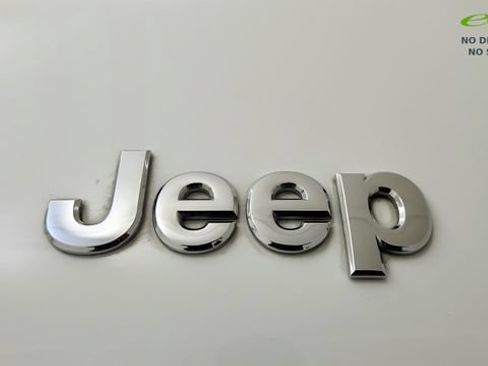 Used 2016 Jeep Cherokee Limited w/ Luxury Group FWD image 31