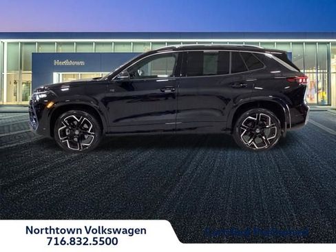 Used 2026 Volkswagen Tiguan SEL R-Line AWD/4WD image 2