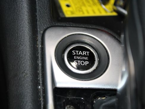 Used 2025 Nissan Sentra SR FWD image 34