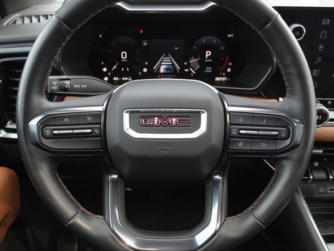Used 2025 GMC Canyon AT4 w/ Technology Plus Package AWD/4WD image 14