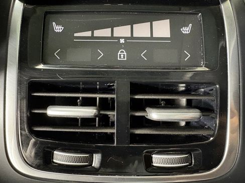 Used 2024 Volvo XC90 B6 Plus w/ Protection Package Premier image 38