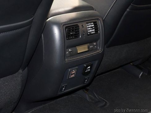 Used 2018 Nissan Pathfinder SL w/ Midnight Edition Package image 16