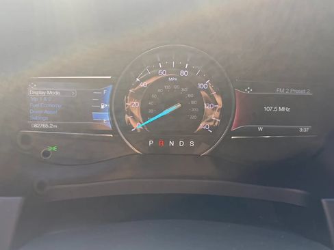Used 2018 Ford Explorer XLT w/ Equipment Group 202A FWD image 22