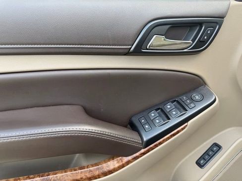 Used 2017 Chevrolet Suburban Premier RWD image 20