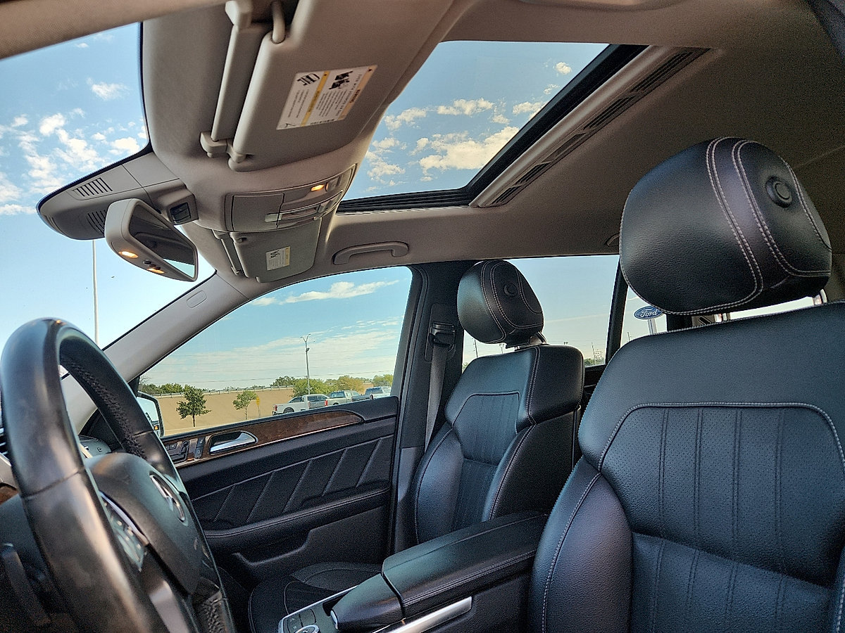 Used 2015 Mercedes-Benz GL 450 4MATIC w/ Lane Tracking Package image 8