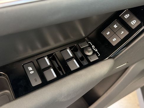 New 2026 Land Rover Range Rover Velar S AWD/4WD image 14