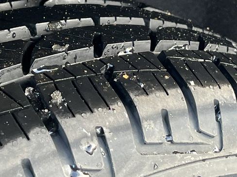 Certified 2022 Ford Explorer XLT w/ Equipment Group 202A image 11