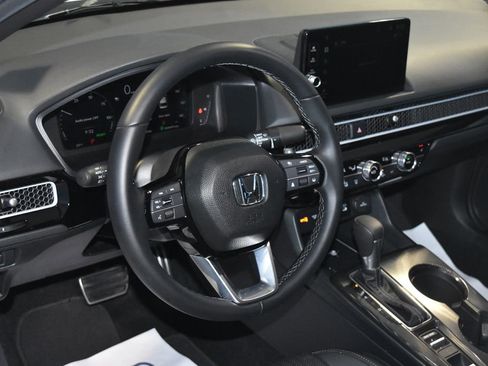 Used 2025 Honda Civic Sport Touring image 2