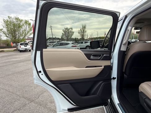 Used 2025 INFINITI QX80 Pure image 22