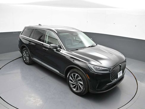 Used 2026 Lincoln Aviator AWD image 40