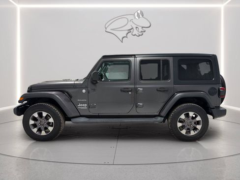 Used 2019 Jeep Wrangler Unlimited Sahara w/ Cold Weather Group AWD/4WD image 2