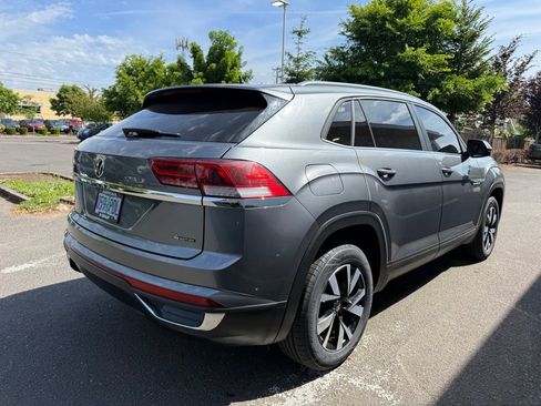 Used 2023 Volkswagen Atlas Cross Sport SE AWD/4WD image 7