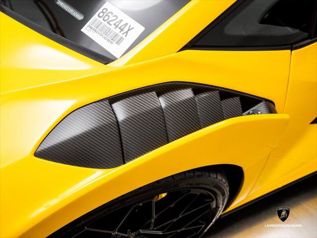 Used 2023 Lamborghini Huracan STO RWD image 11