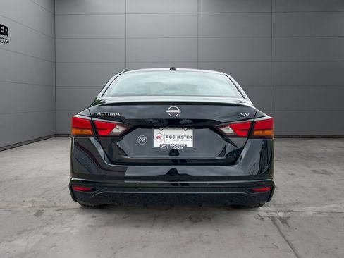 Used 2024 Nissan Altima 2.5 SV FWD image 4