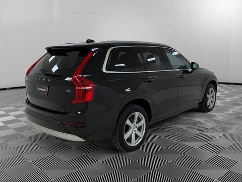 Used 2022 Volvo XC90 T5 Momentum AWD/4WD image 3