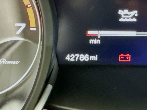 Used 2021 Alfa Romeo Stelvio Ti w/ Premium Package image 19