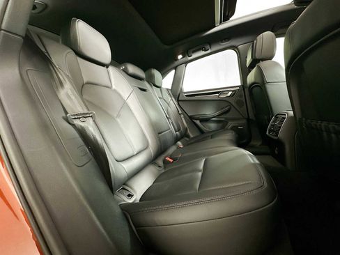 Used 2024 Porsche Macan image 27
