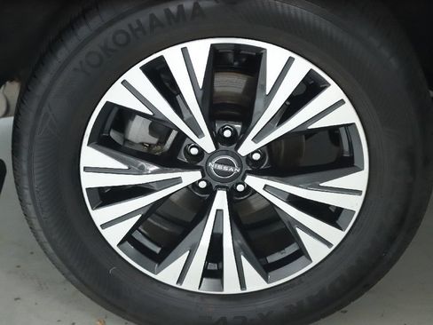 Certified 2023 Nissan Rogue SV AWD/4WD image 12