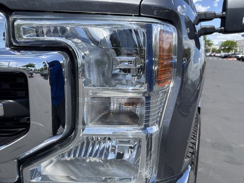 Used 2022 Ford F250 Lariat w/ Lariat Value Package AWD/4WD image 11