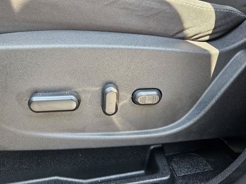 Used 2018 Ford Escape SE FWD image 8