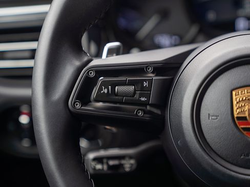 Used 2026 Porsche Macan Turbo AWD/4WD image 7