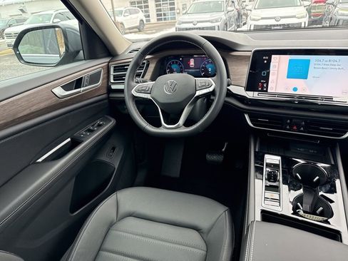 New 2026 Volkswagen Atlas SEL image 10