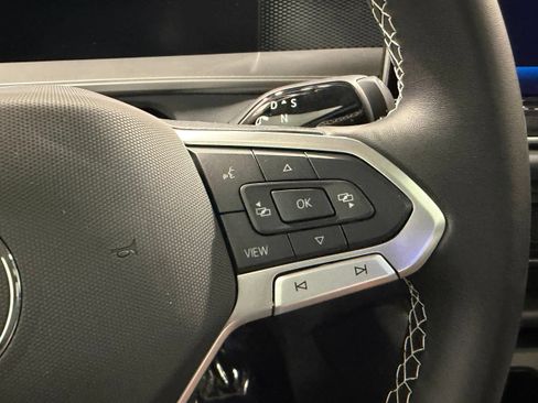 Used 2026 Volkswagen Tiguan SE w/ Panoramic Sunroof Package AWD/4WD image 37