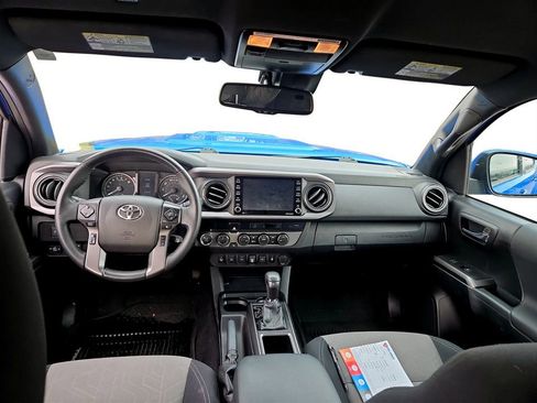 Used 2021 Toyota Tacoma TRD Sport w/ Technology Package image 13