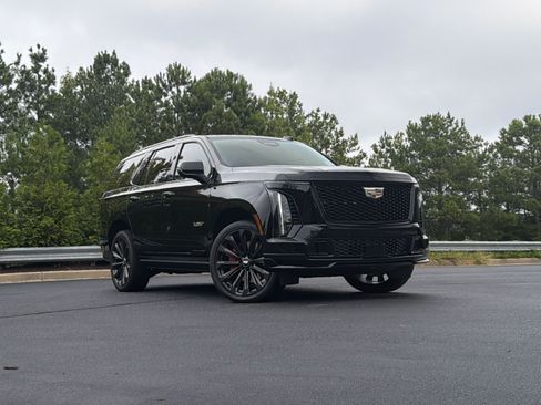 Used 2025 Cadillac Escalade V AWD/4WD image 2