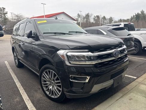Used 2022 Ford Expedition Limited image 2